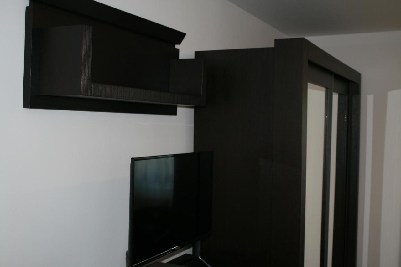 Penthouse Daniela - 3 Rooms In A Spacious Central Apartment Targu Mures Exterior photo