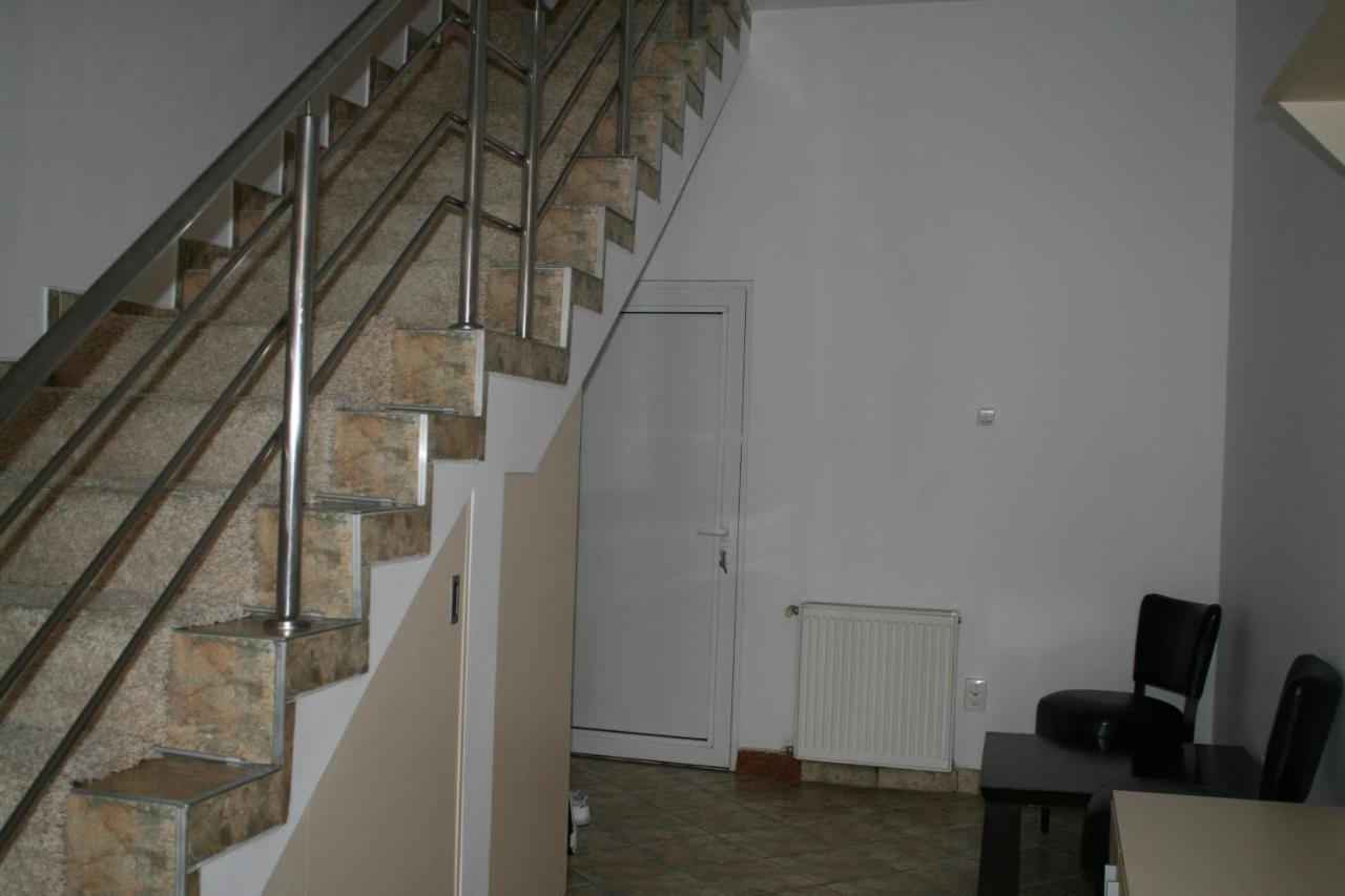 Penthouse Daniela - 3 Rooms In A Spacious Central Apartment Targu Mures Exterior photo
