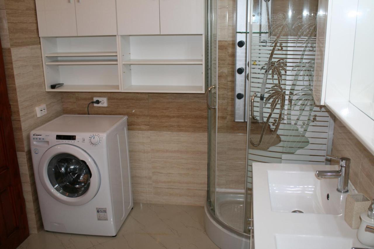 Penthouse Daniela - 3 Rooms In A Spacious Central Apartment Targu Mures Exterior photo
