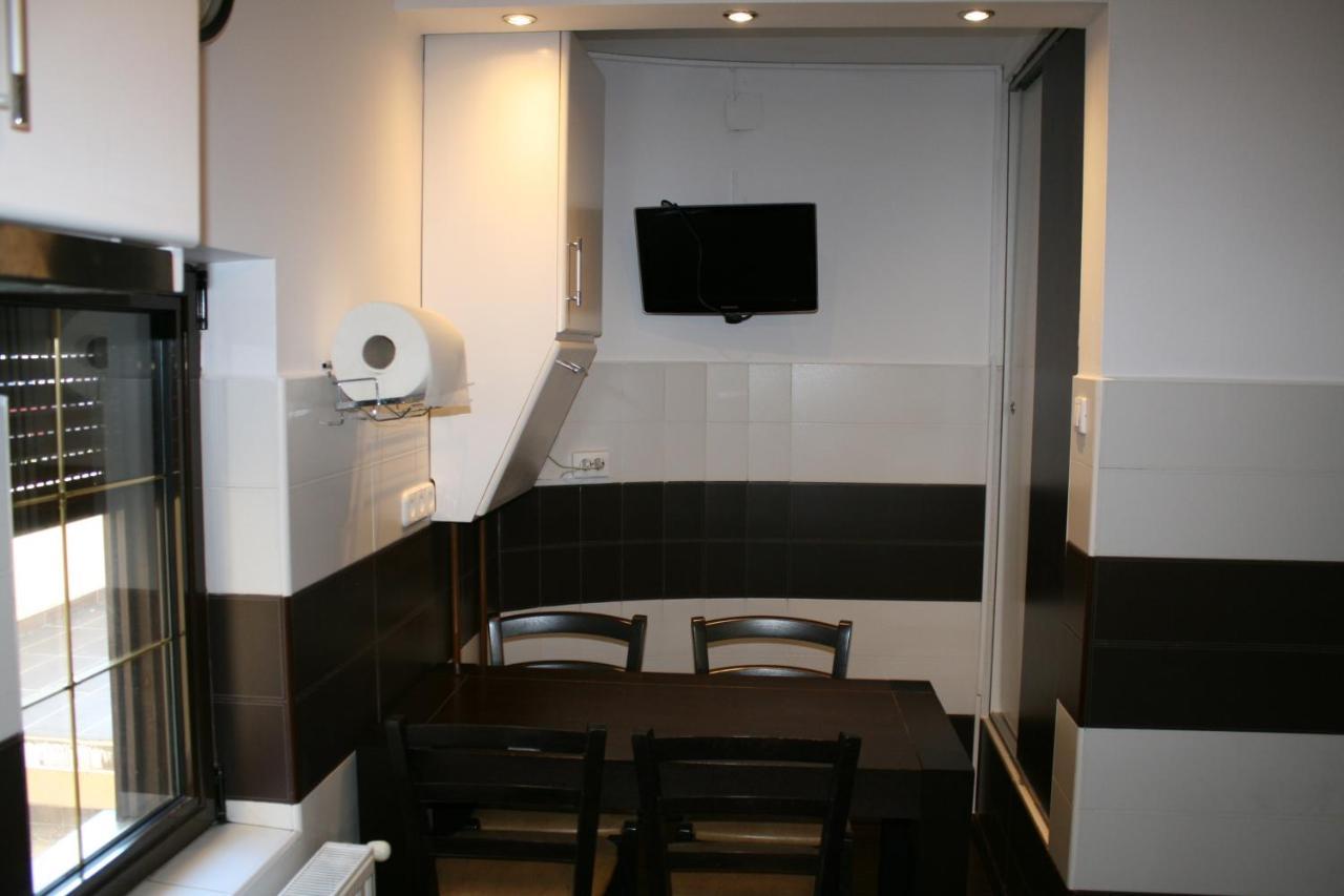 Penthouse Daniela - 3 Rooms In A Spacious Central Apartment Targu Mures Exterior photo