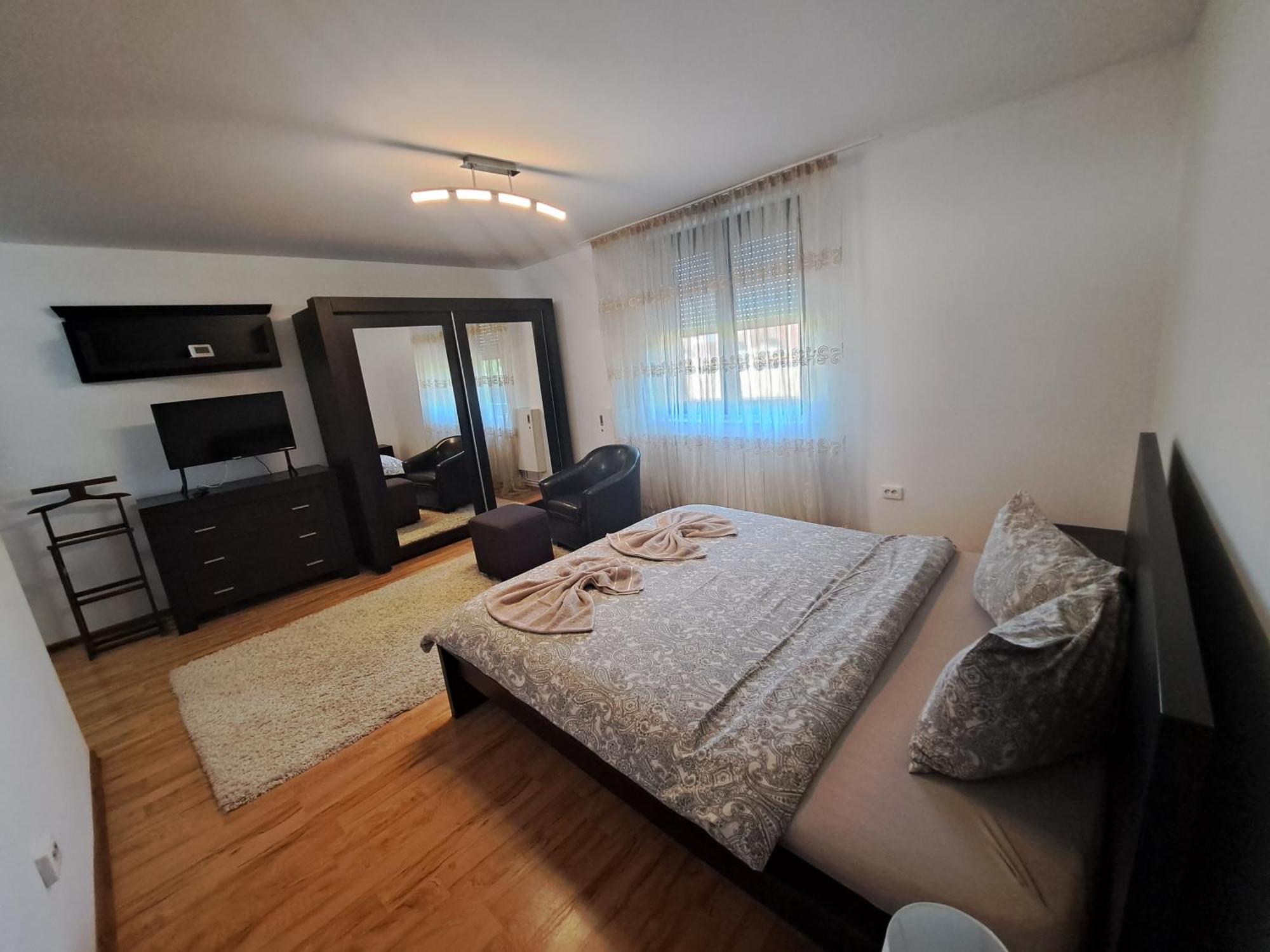 Penthouse Daniela - 3 Rooms In A Spacious Central Apartment Targu Mures Exterior photo