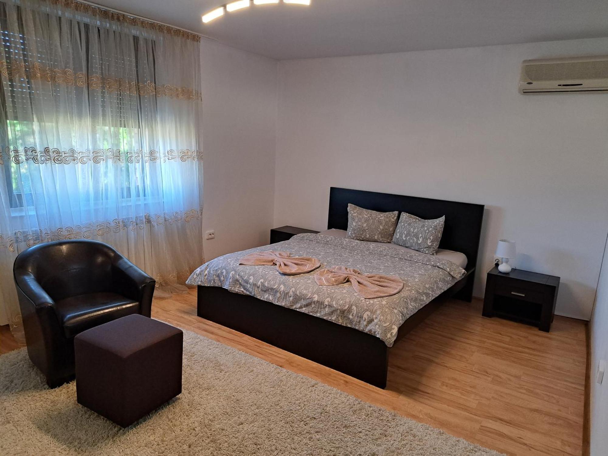 Penthouse Daniela - 3 Rooms In A Spacious Central Apartment Targu Mures Exterior photo