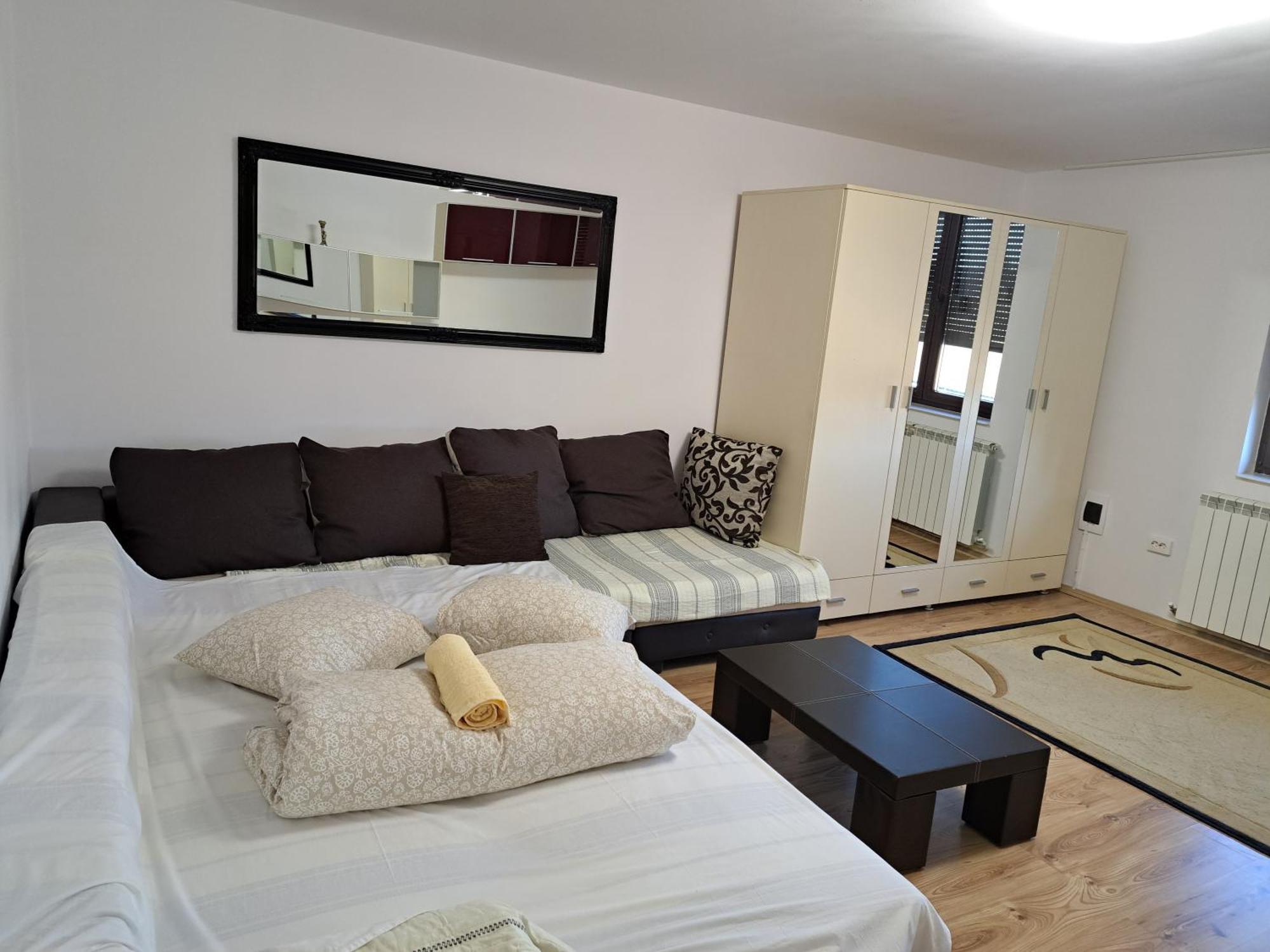 Penthouse Daniela - 3 Rooms In A Spacious Central Apartment Targu Mures Exterior photo
